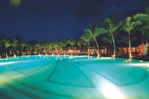 Paradis Beachcomber Golf Resort & Spa