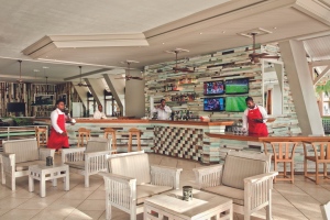 Victoria Beachcomber Resort & Spa